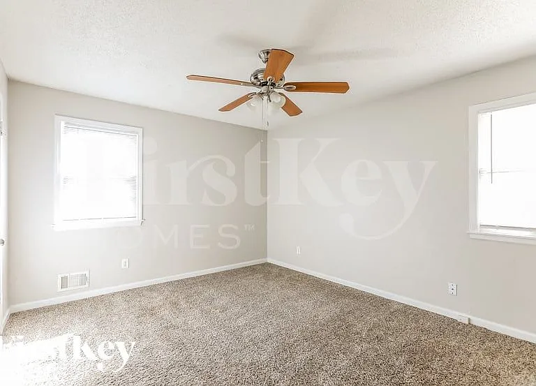 9021 E 90th Ter — Photo 8