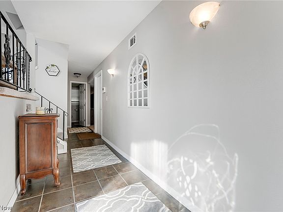 3rd image of 450 Brookdale Dr