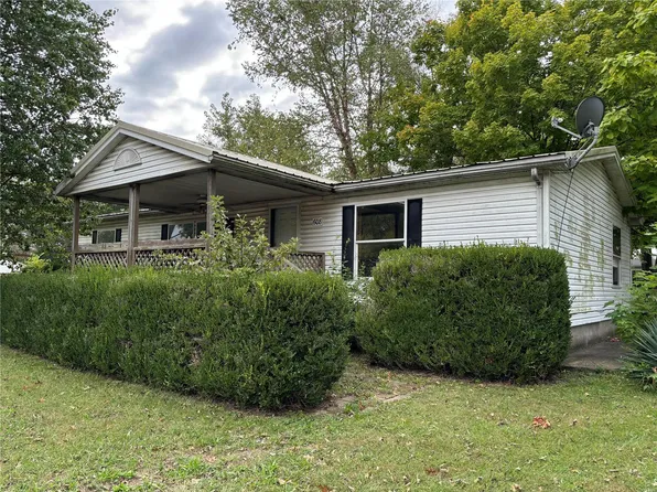 608 Academy St, Pocahontas, IL 62275