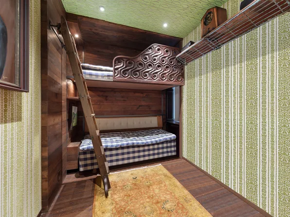 34 Gramercy Park East image 17 of 19