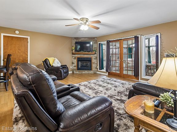 4th image of 1565 W Rolston Rd