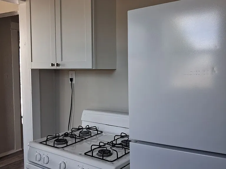 704 S Abilene Ave — Photo 6