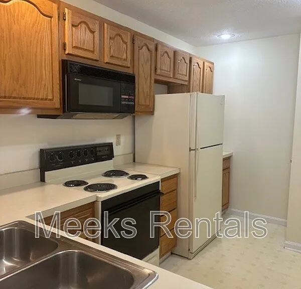 412 Fletcher Rd — Photo 3