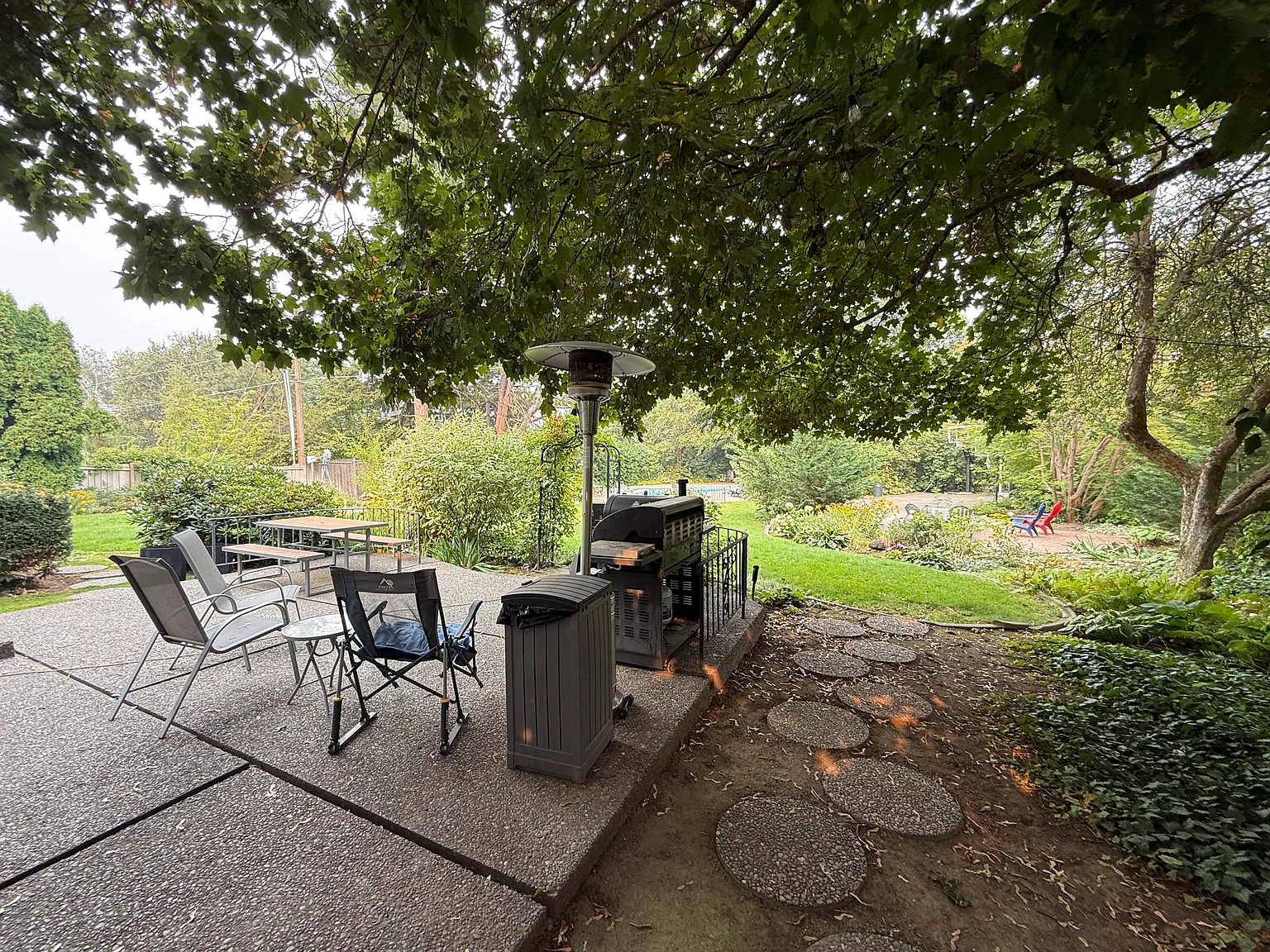 6 bed, 4034 sqft, $6,800 — Photo 3