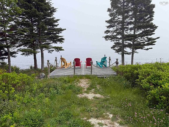 2nd image of 36 Saddle Island Rd