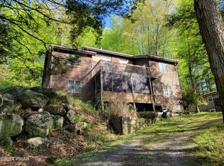 48 Roamingwood Rd, Lake Ariel, PA 18436