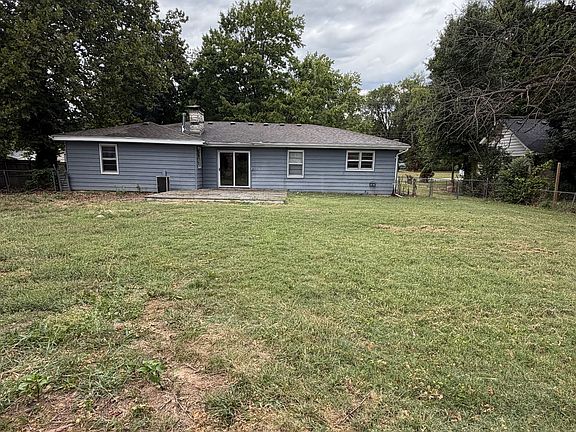 2nd image of 442 S Airwood Ave