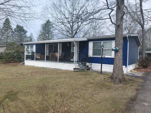 12 Cook Ln, Plattekill, NY 12561