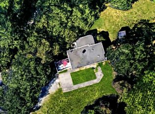 4589 Scarborough Rd, Saanich, BC V8Z 5N6