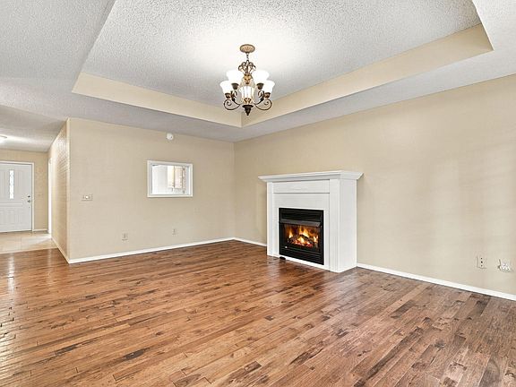 5th image of 1255 E Lafayette Court
