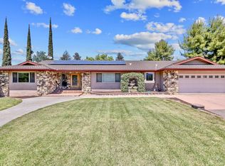 31862 Country Club Dr, Porterville, CA 93257