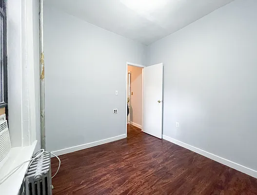 Rented by Kahen Properties | media 8