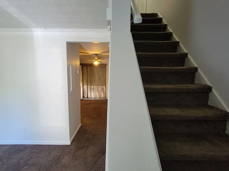 1064 Huntington Trce SE — Photo 26