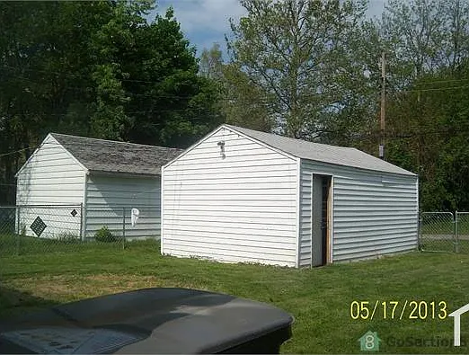 1928 S Walnut St — Photo 3