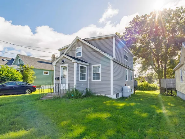 412 Atlantic St, Sydney, NS B1P 3R8