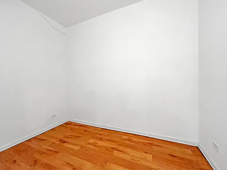 311 W Chicago Ave #2 — Photo 17
