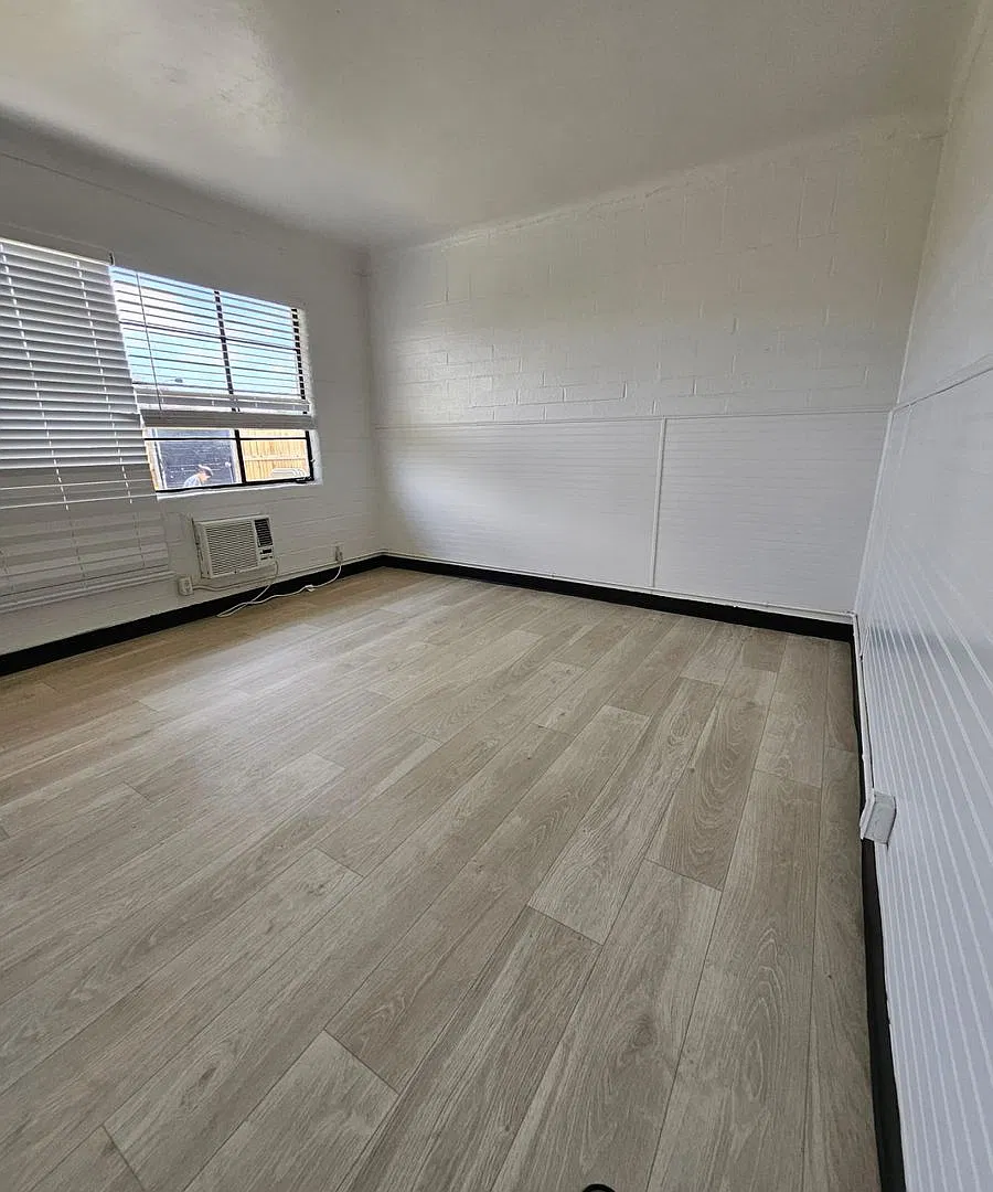 Imperial Corner Apartments -$299 Move-In Special! — Photo 3
