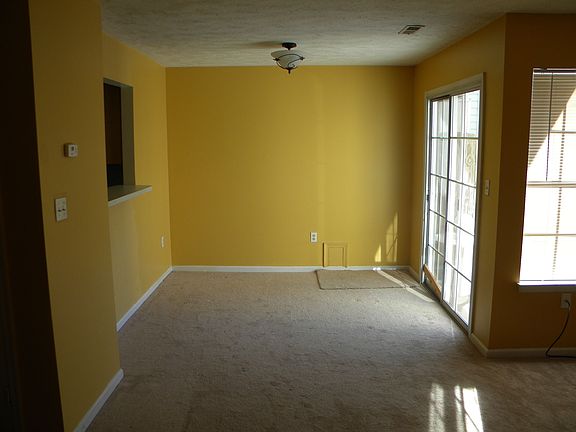4th image of 444 Cromwell Ct
