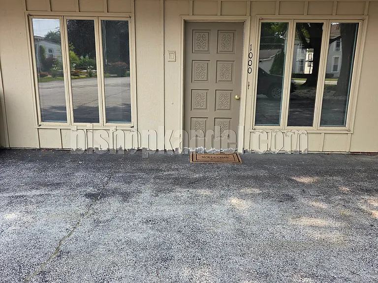 1000 Crystal Ave #1000 — Photo 1