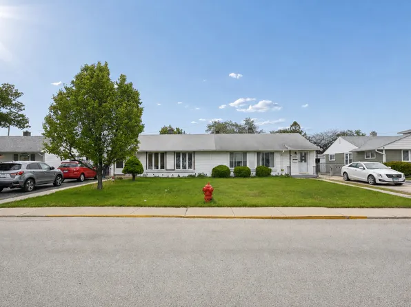(undisclosed Address), Hometown, IL 60456