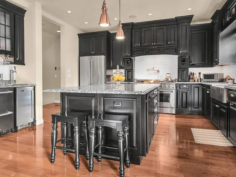 6 Beach Ave — Photo 5