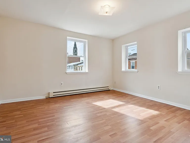 1305 N Lawrence St #1 — Photo 5