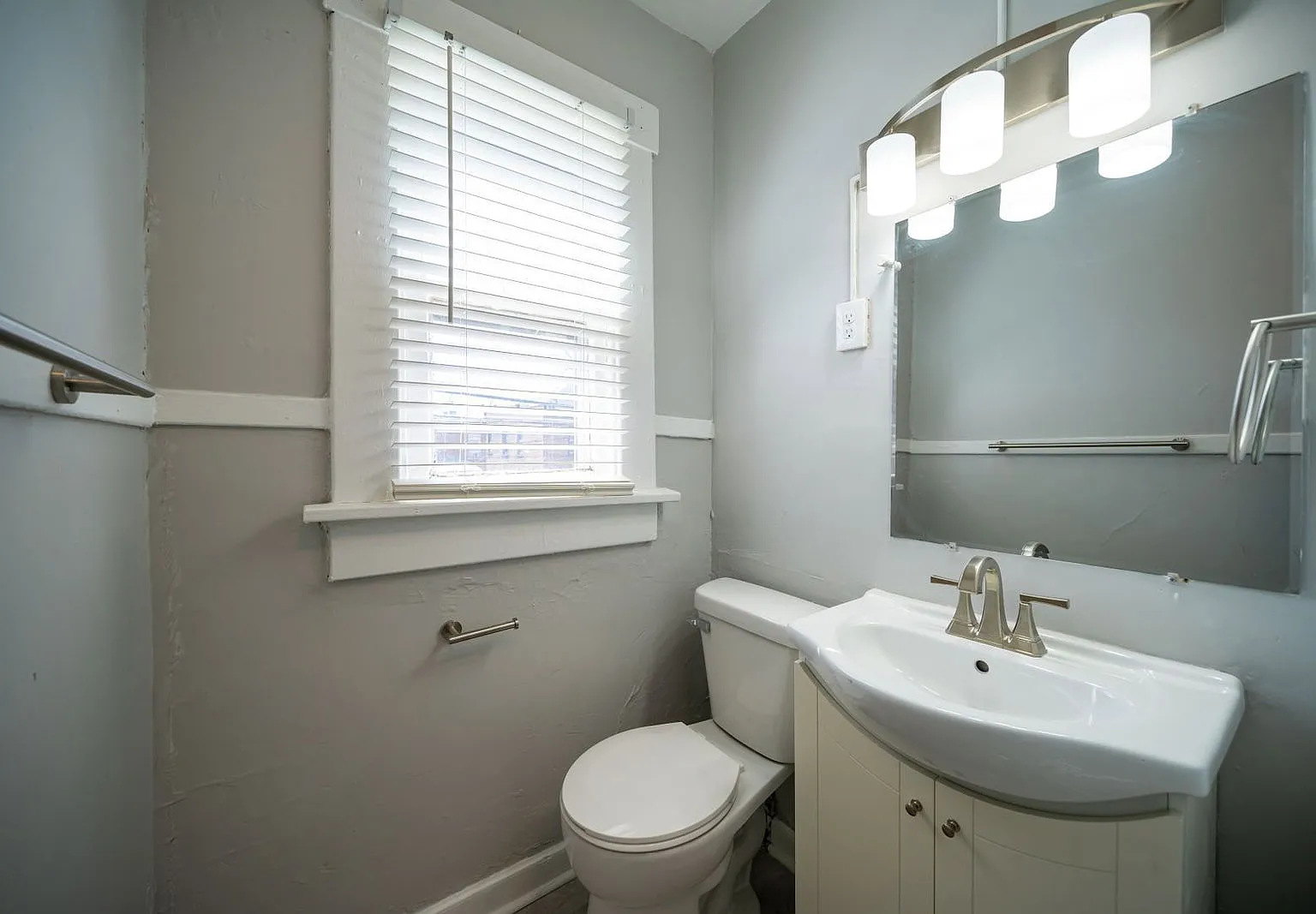 2 bed, 1.0 bath, $1,595 — Photo 4