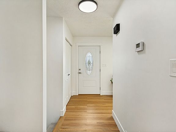 5th image of 62 S Clark Ln