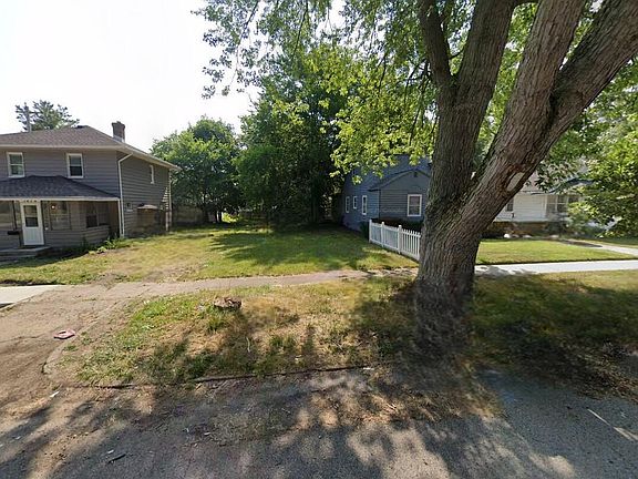 2nd image of 1866 N Brookfield St