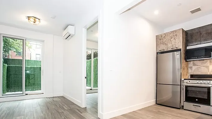 Rented by Loom Capital Group Inc. | media 11