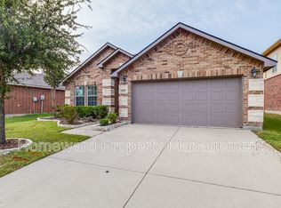 325 Chalkstone Dr, Fort Worth, TX 76131