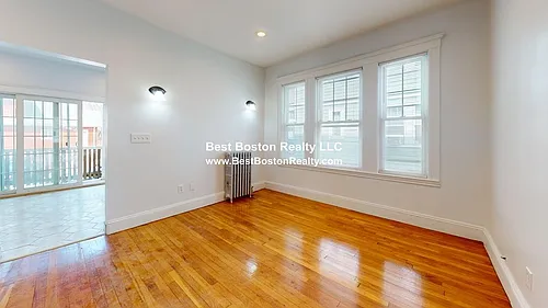 202 Baker St #2 Photo 1