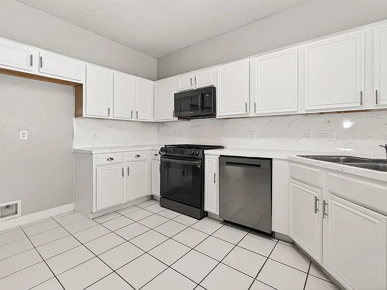4018 Timber Cor — Photo 11