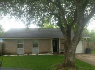 212 E Plum St, Angleton, TX 77515
