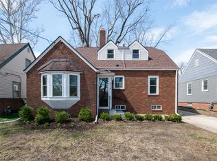 2014 39th St, Des Moines, IA 50310