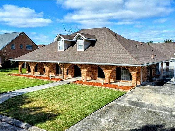2nd image of 2549 Cedarlawn Dr