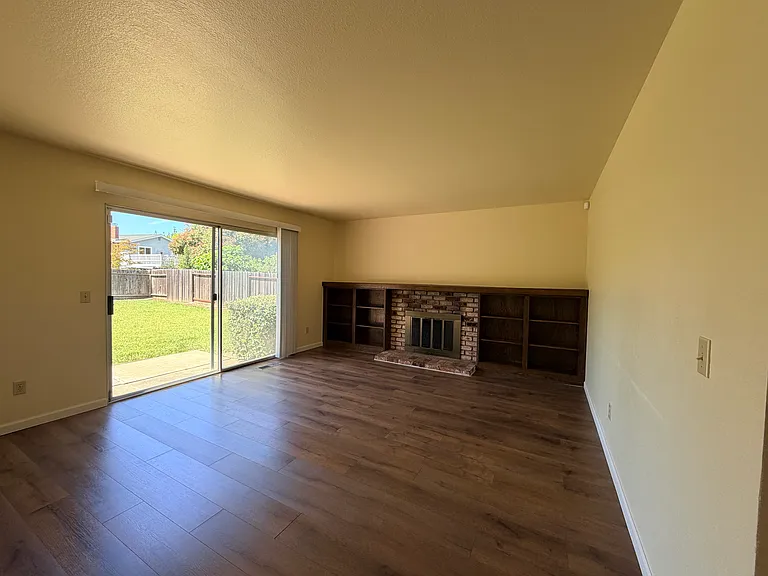 3445 Quincey Ln — Photo 11