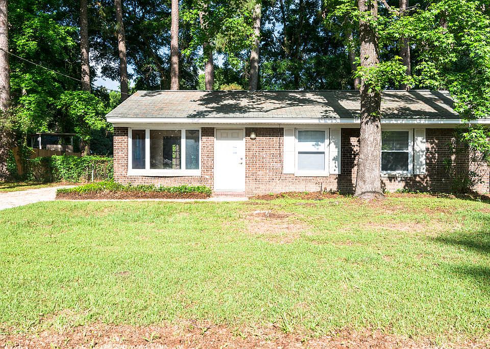 1st image of 324 Sprucewood Dr