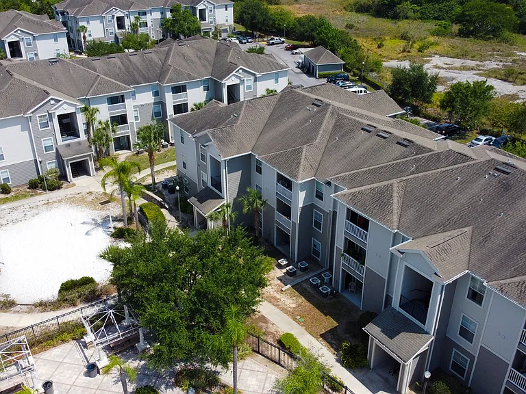 Westgate Apartments — Photo 1