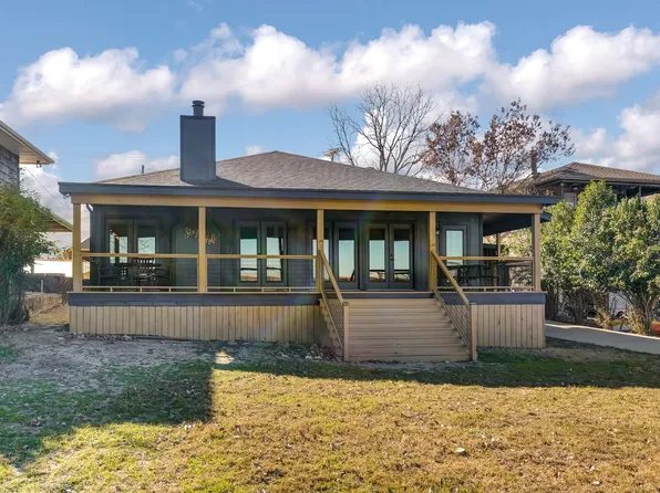 1004 W Lake Dr, Weatherford, TX 76087