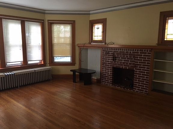 2nd image of 5349 W Wellington Ave