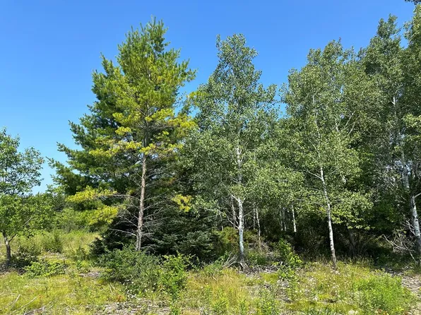 2 Wandering Rd, Fish Creek, WI 54212