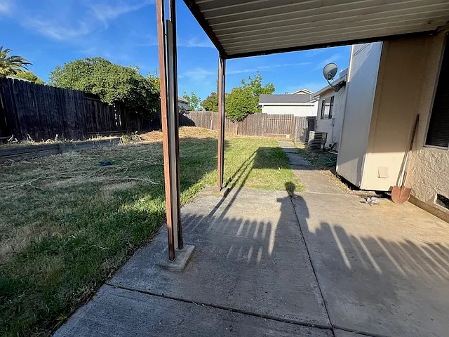 8189 Hemingway Dr — Photo 16