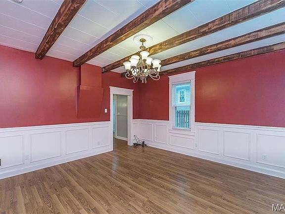 4th image of 210 Reservoir Ave