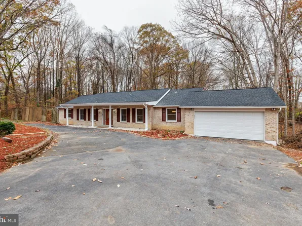 18310 Woodland Dr, Triangle, VA 22172