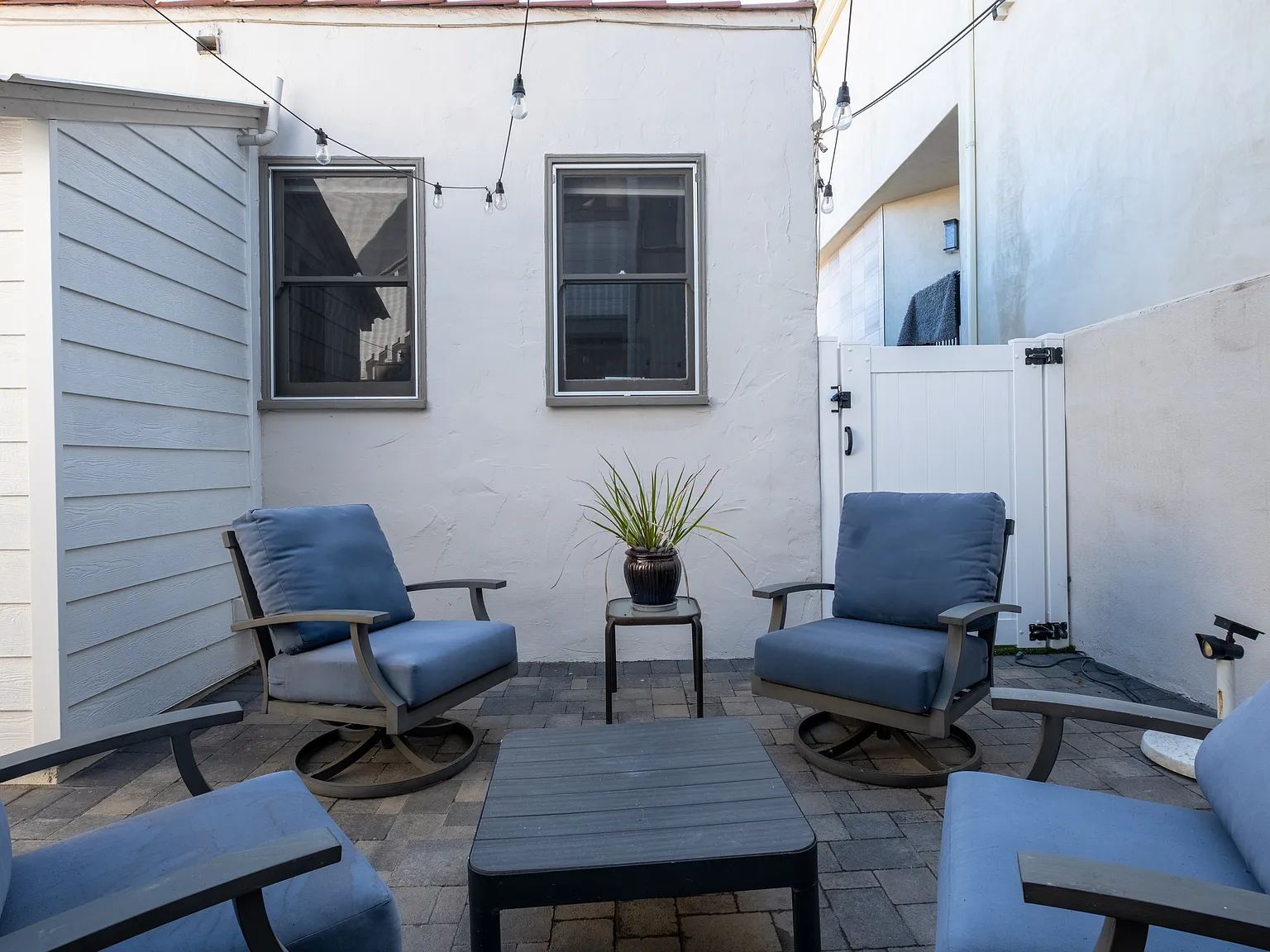 58 10th Ct — Photo 3