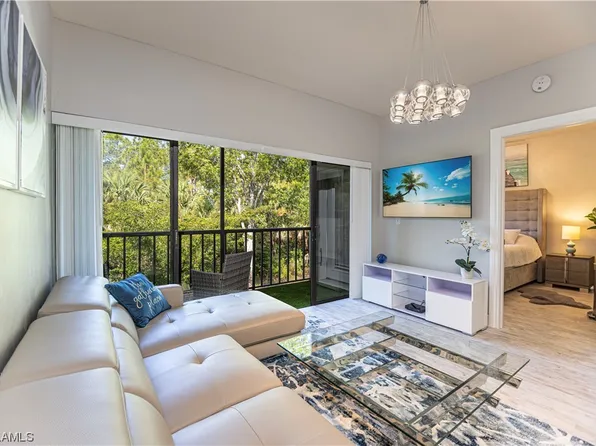 3323 Olympic Dr APT 726, Naples, FL 34105