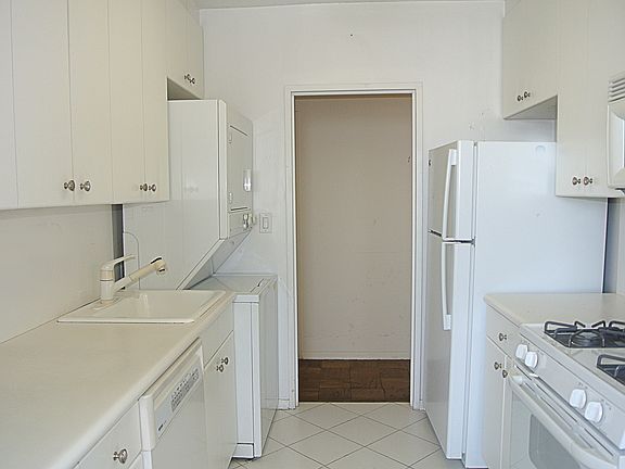 4th image of 27110 Grand Central Pkwy