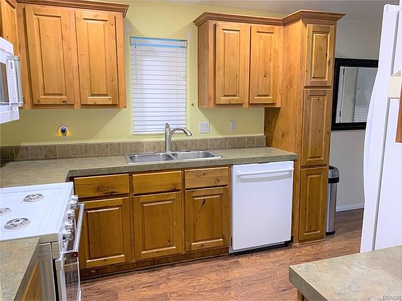 2nd image of 475 Thrush Dr APT 8