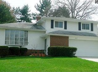 3205 Arrow Ln, Parma, OH 44134